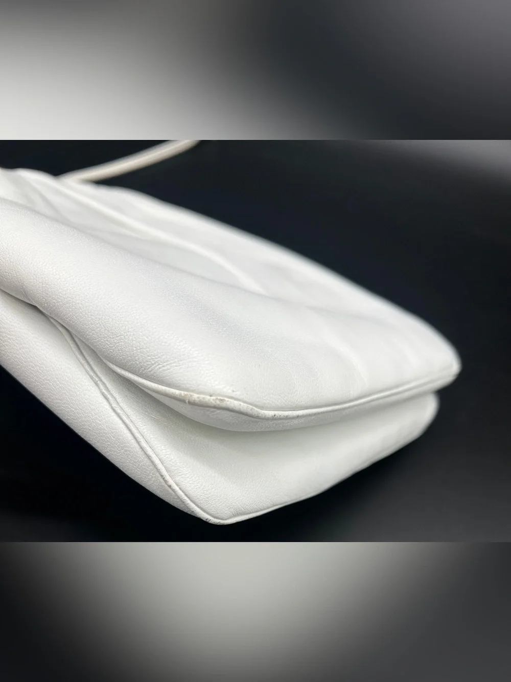 Vintage Judith Leiber White Leather Shoulder Clutch Bag Purse Gold Hardware Bow